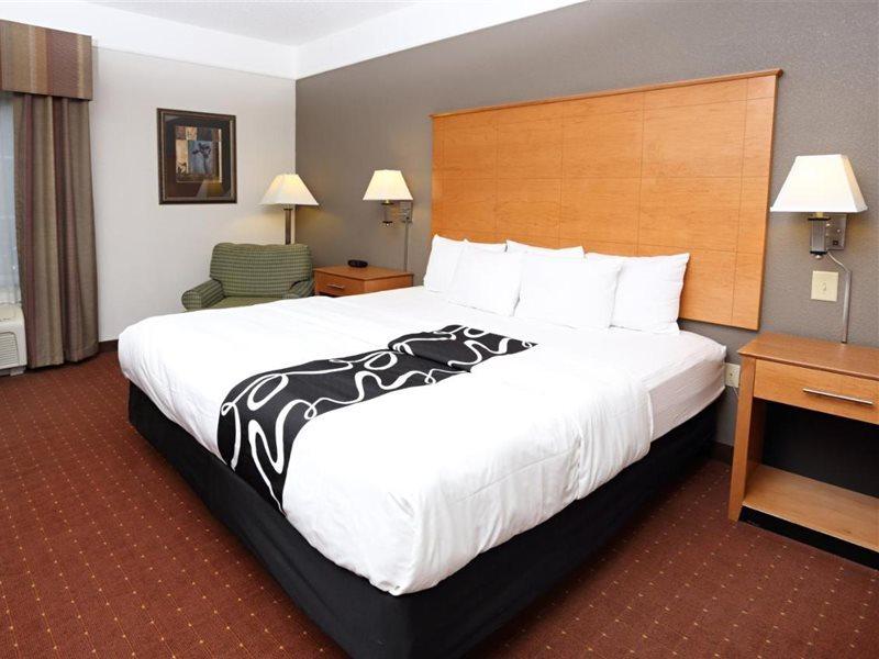 La Quinta Inn & Suites By Wyndham Норфолк Екстериор снимка