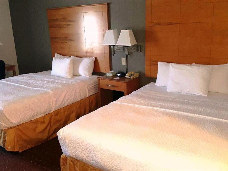 La Quinta Inn & Suites By Wyndham Норфолк Екстериор снимка