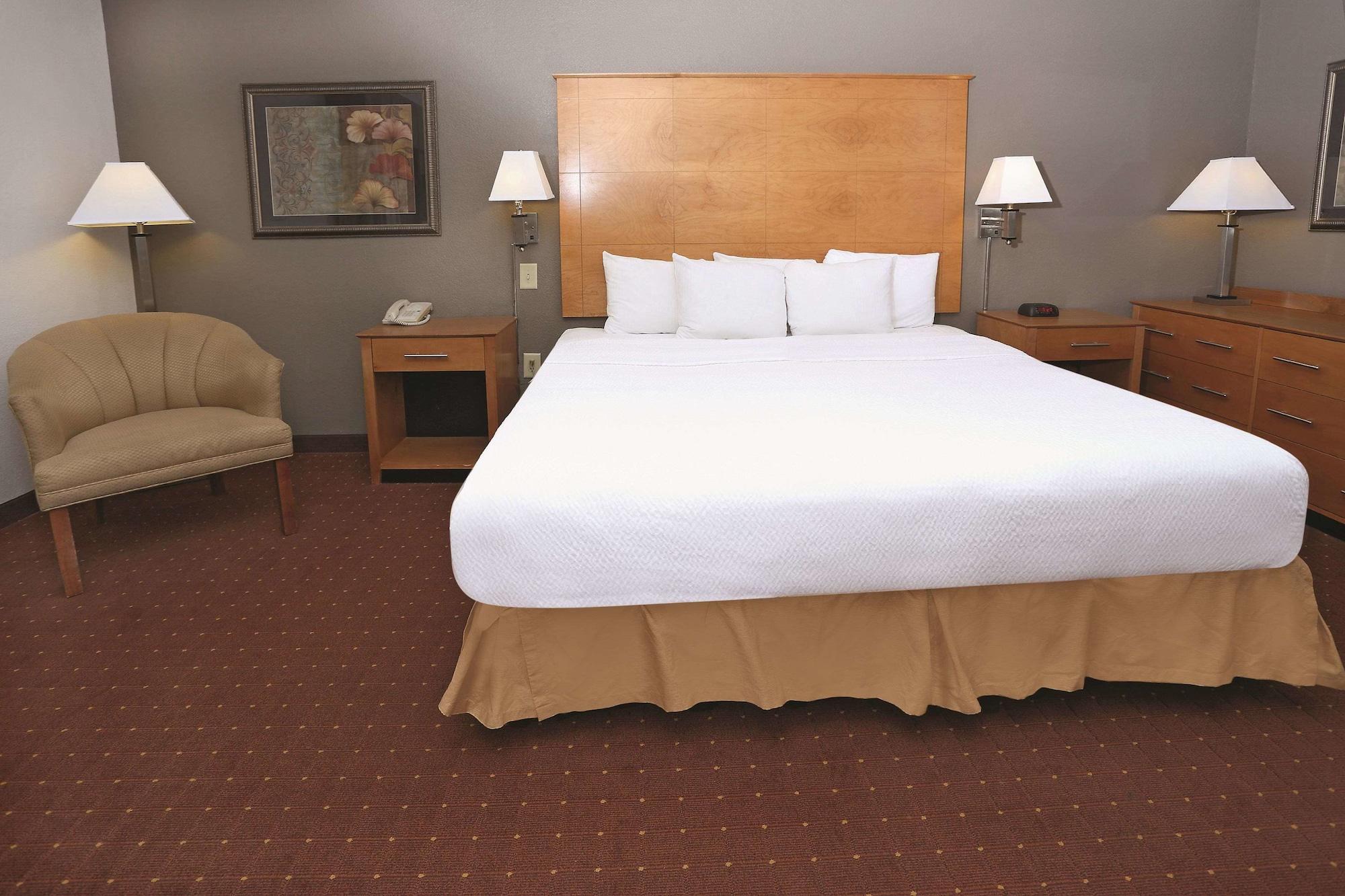 La Quinta Inn & Suites By Wyndham Норфолк Екстериор снимка