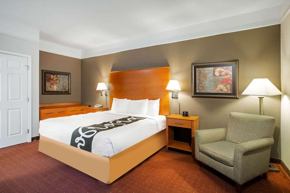 La Quinta Inn & Suites By Wyndham Норфолк Екстериор снимка