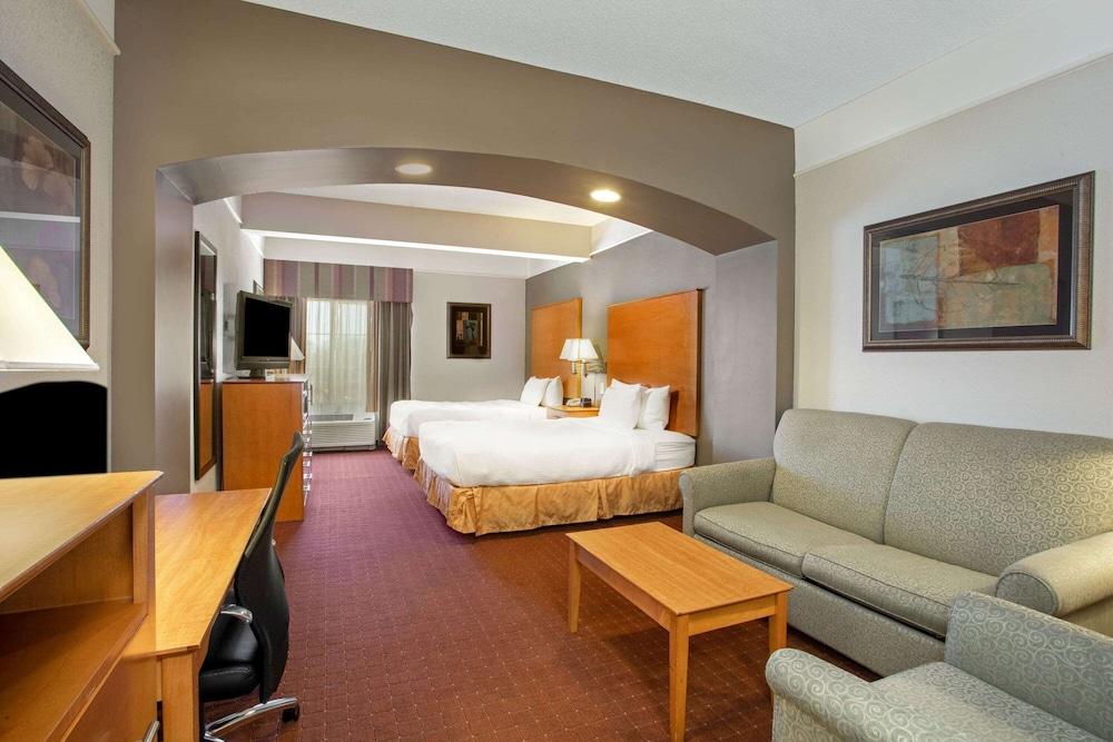 La Quinta Inn & Suites By Wyndham Норфолк Екстериор снимка