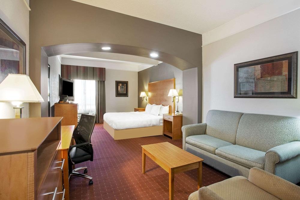 La Quinta Inn & Suites By Wyndham Норфолк Екстериор снимка