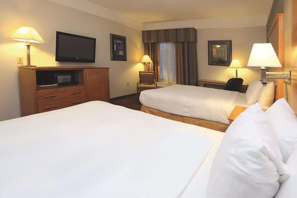 La Quinta Inn & Suites By Wyndham Норфолк Екстериор снимка