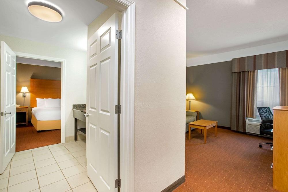 La Quinta Inn & Suites By Wyndham Норфолк Екстериор снимка