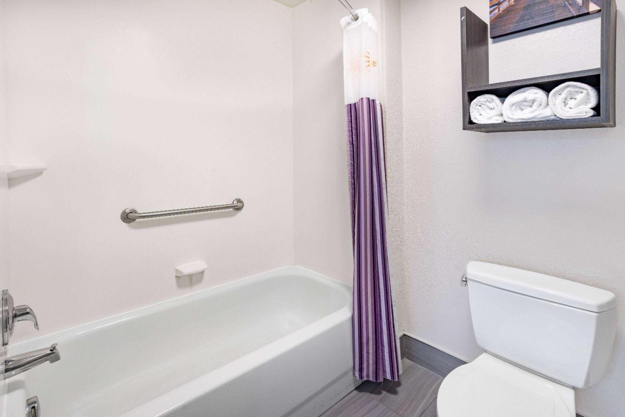La Quinta Inn & Suites By Wyndham Норфолк Екстериор снимка