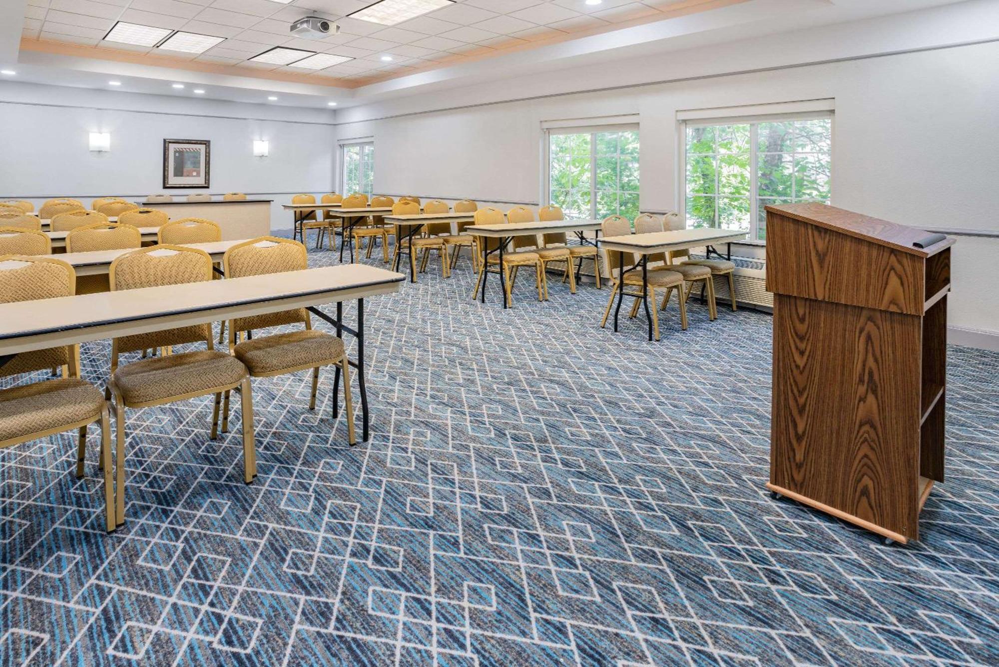 La Quinta Inn & Suites By Wyndham Норфолк Екстериор снимка